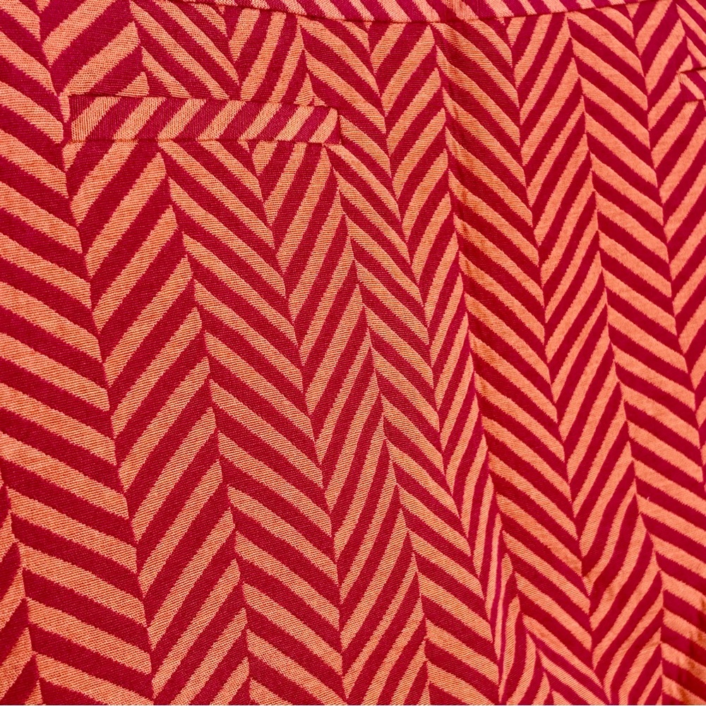 Chevron Patterned Red Skirt - Picture 4 of 4